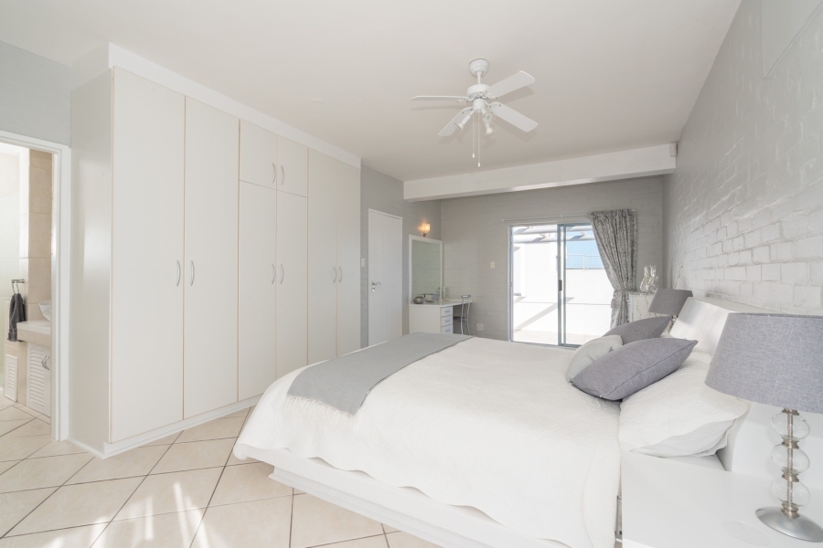 4 Bedroom Property for Sale in Paradise Beach Western Cape